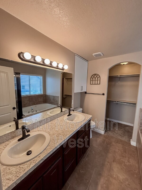 Building Photo - 2241 W 2475 N