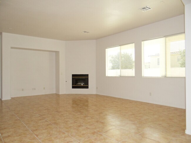 Building Photo - 10119 W Mesa Vista Ave