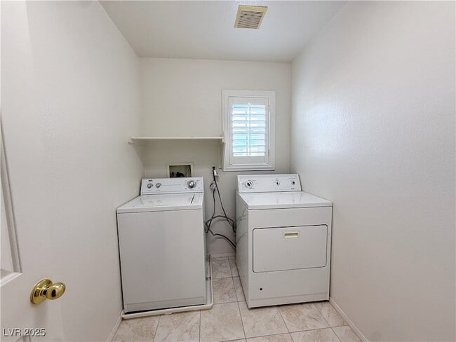Building Photo - 5057 Shadow Valley St