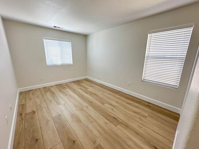 Building Photo - COMING SOON!  Sienna Ridge 3 Bedroom Home for Rent in Canyon Country!