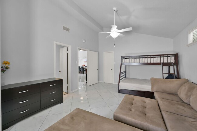 Building Photo - Fully Furnished 2 bedroom Lakefront with 1...