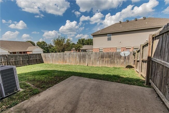 Building Photo - 3206 SW Deerfield Blvd