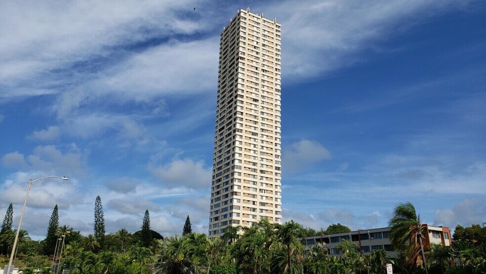2 - 1060 Kamehameha Hwy