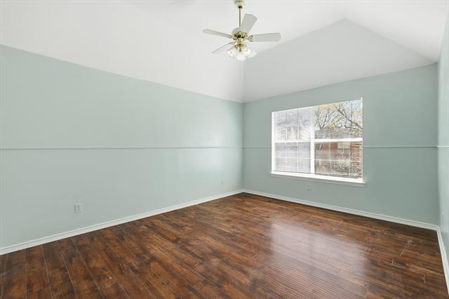 Building Photo - 4433 English Oak Dr