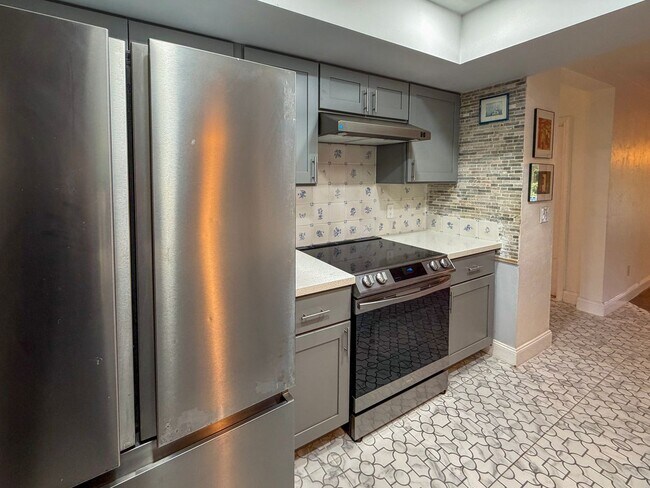 Building Photo - Pet Friendly 3BR/2BA House in Desirable Turkey Creek