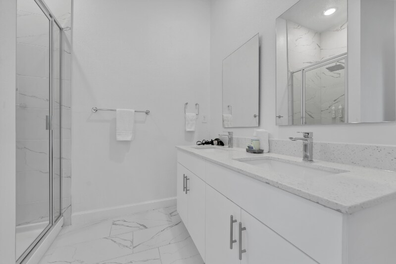 Building Photo - 391 Famagusta Dr