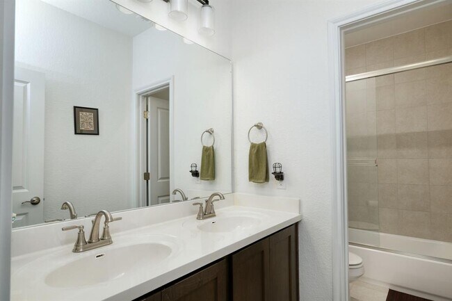 Building Photo - 258 Baldovino Skyway