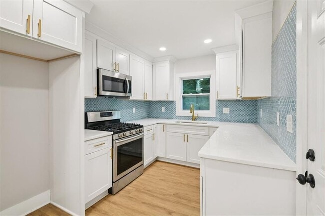 Building Photo - 2909 Diana Dr SW