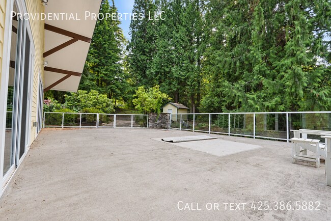 Building Photo - 1722 264th Ave NE
