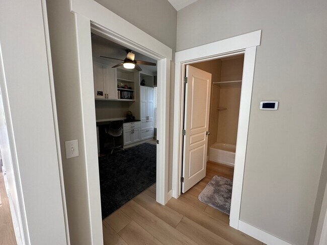 Building Photo - 555 E 3375 N