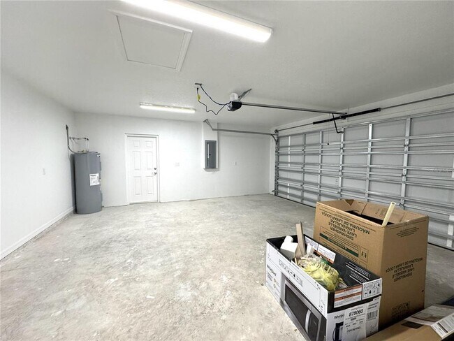 Building Photo - 1017 Carnegie Dr