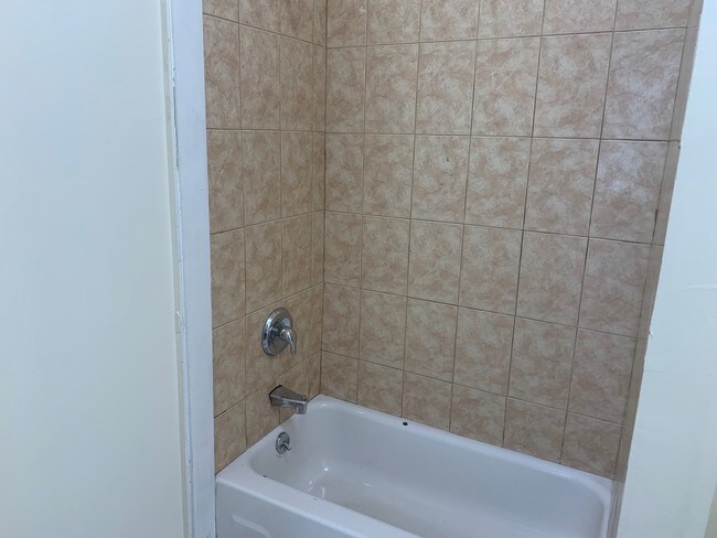 Building Photo - 134 Chestnut Ave