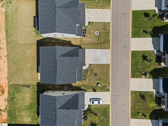 Building Photo - 680 Lady Fern Dr
