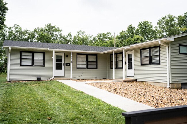 Building Photo - 2510 Braemore Rd