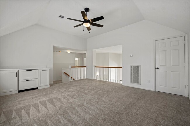 Building Photo - 15106 Vista Heights Dr