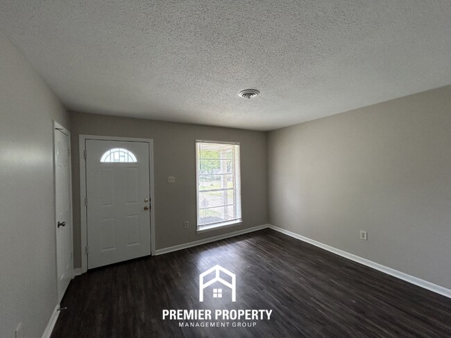 Building Photo - Charming 3BR/2BA in Southaven | Hardwood Floors & Large Fenced Backyard