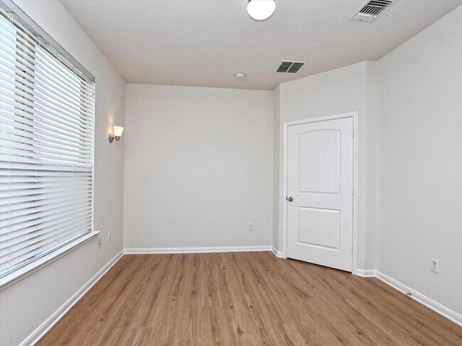 Building Photo - 316 Potters Peak Way