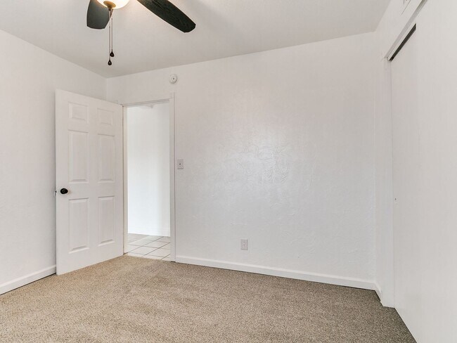 Building Photo - Updated Home + 3 bedrooms + Del City