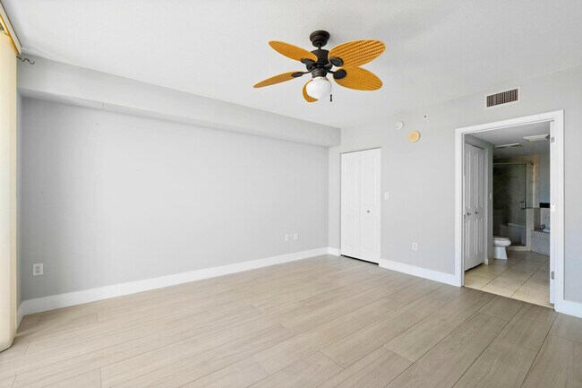 Building Photo - 610 W Las Olas Blvd