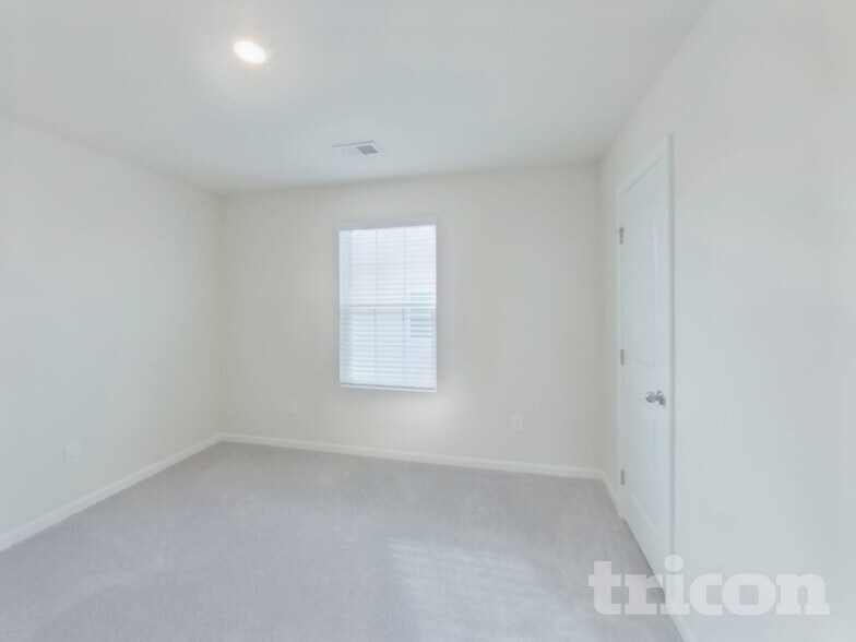 Building Photo - 2115 Brechin Rd