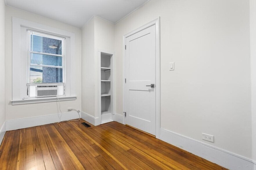 Building Photo - 301 Medford St
