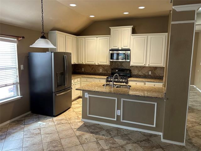 Building Photo - 816 Lake Grove Dr