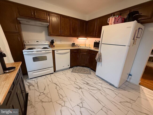 Building Photo - 8208 Red Wing Ct