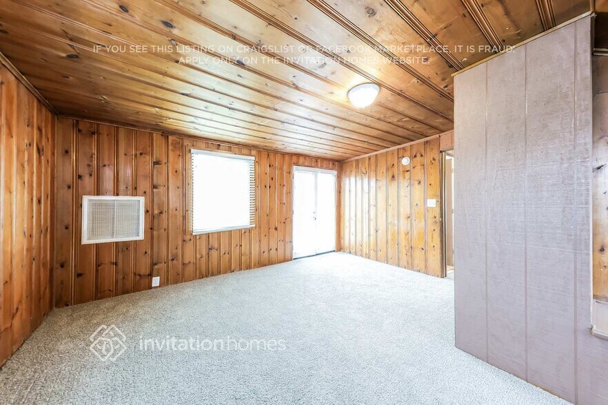 Building Photo - 806 E Amelia Ave