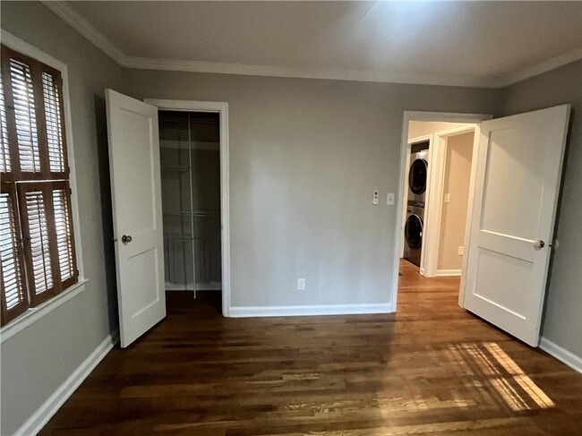 Building Photo - 1192 Kingsley Cir NE