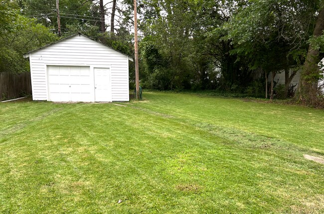 backyard garage - 108 E Union St