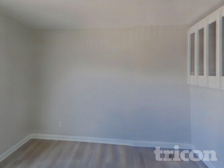 Building Photo - 3928 Smoke Tree Dr