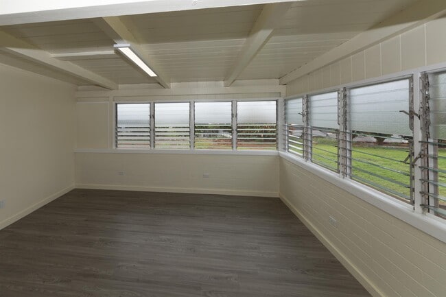 Primary Photo - 723 Hoomalimali St