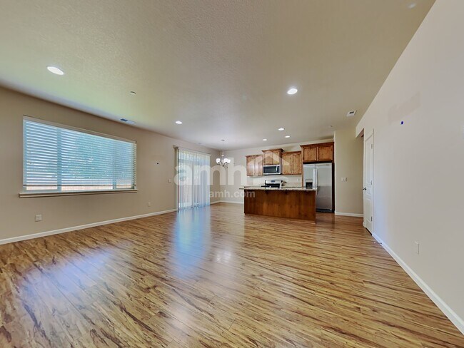 Building Photo - 3208 NE 75th St