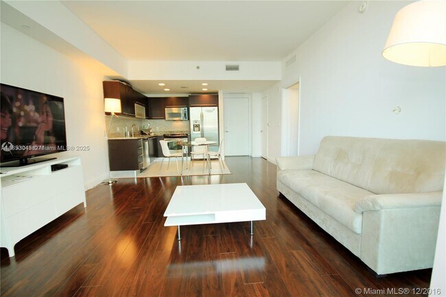 Building Photo - 950 Brickell Bay Dr