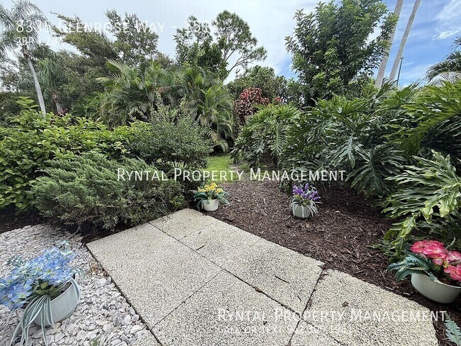 Building Photo - 8335 Glen Rose Way