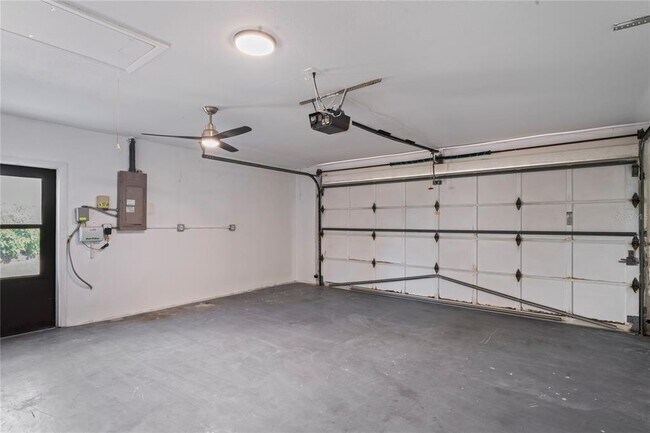 Building Photo - 8312 Roxboro Dr