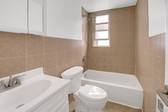 Building Photo - 71-11 68th St