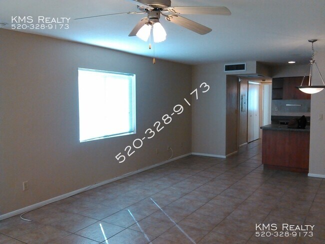Building Photo - 2525 N Alvernon Way