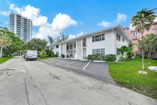 Building Photo - 3208 Colony Club Rd