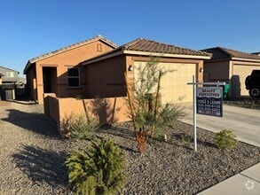 Building Photo - Like New Northwest 3 Bedroom