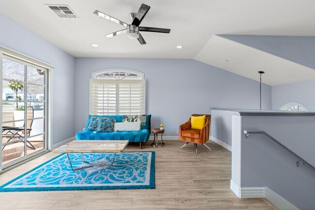 Building Photo - 546 N Indian Canyon Dr