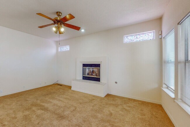 Building Photo - 2 story 4 bedroom