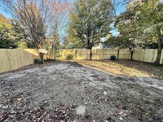 Building Photo - 126 Kensington Cir