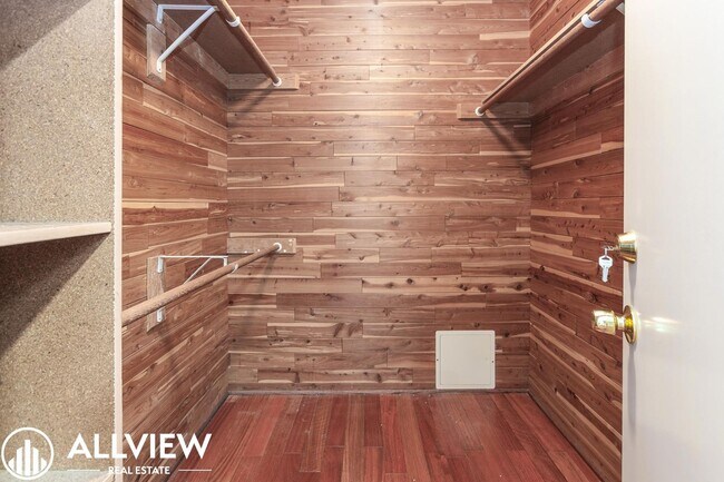 Building Photo - Beautifully Upgraded 2-Bed, 3-Bath Townhou...