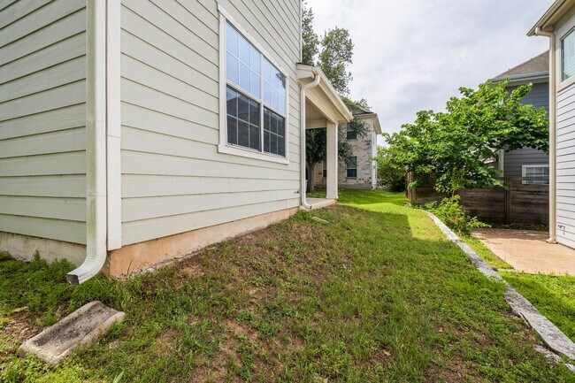 Building Photo - 6715 Windrift Way