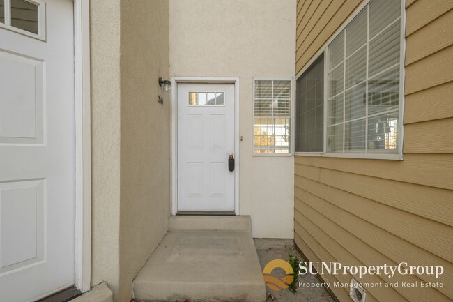 Building Photo - Newly Remodeled Condo In Taylorsville!