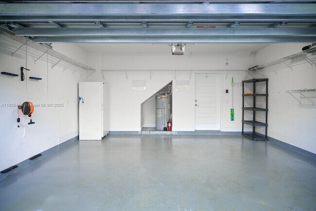 Building Photo - 7962 NW 105th Ct