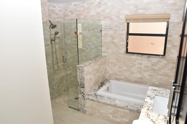 Building Photo - 6735 Lago Vista Terrace