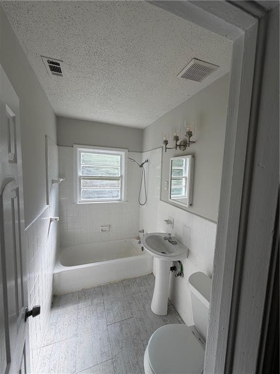 Building Photo - 1473 Boudousquie St