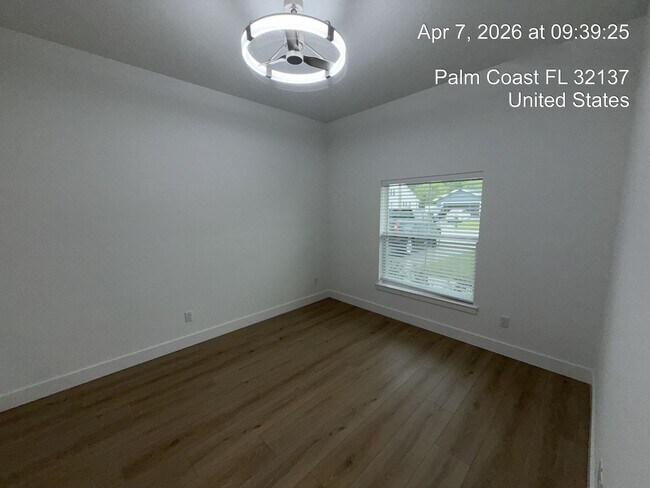 Building Photo - Beautifully Appointed New Home